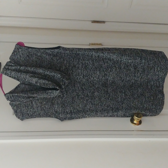 Woman dress with hood - Picture 2 of 2